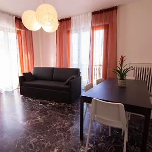 Apartment Kate In Centro 3 Da Letto 3 Bagni, Florence