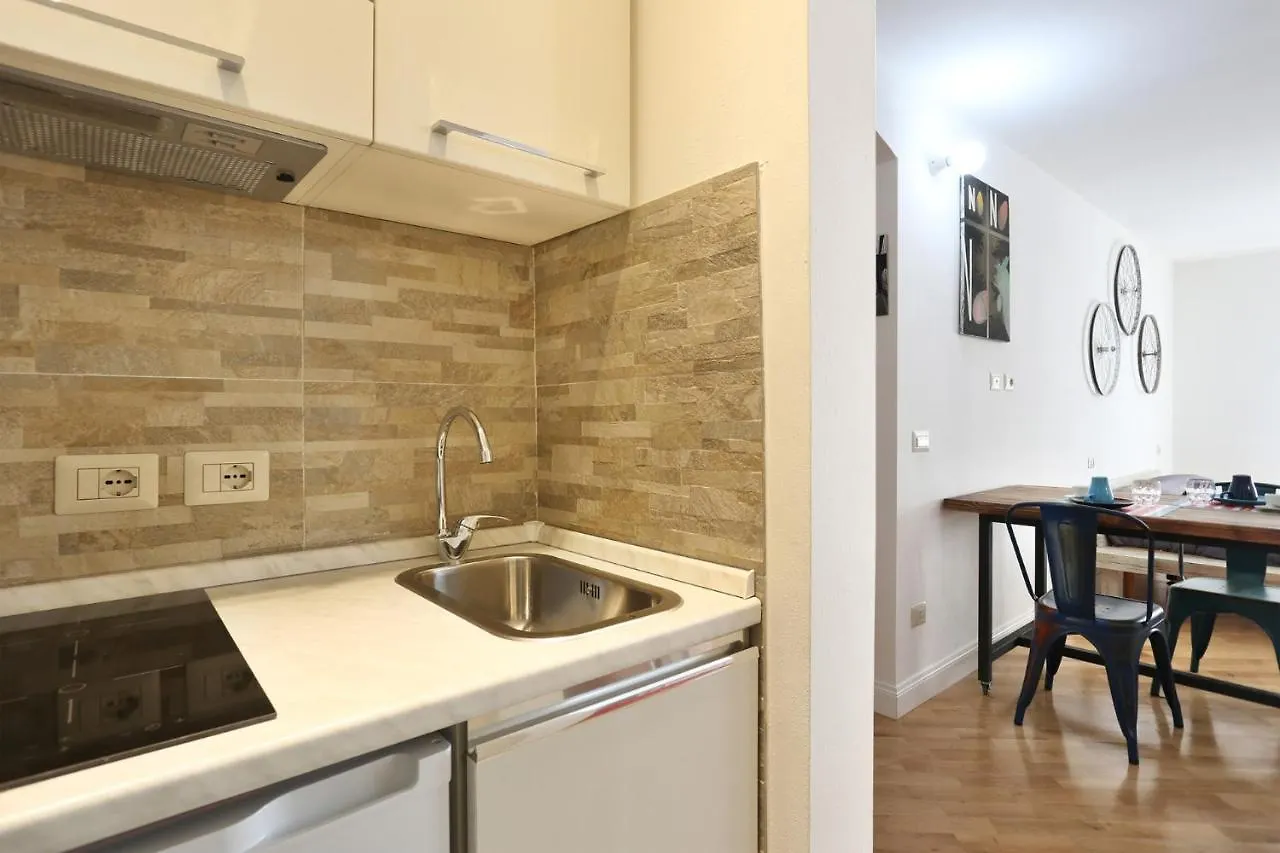 Elica - Sweet Dreams In Florence Apartment
